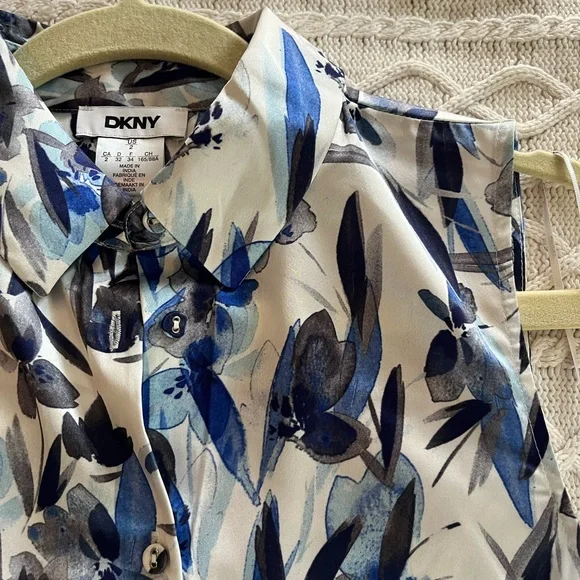 DKNY Floral Blue and White Belted Sleeveless Dress Women’s Size 2 - Picture 10 of 14